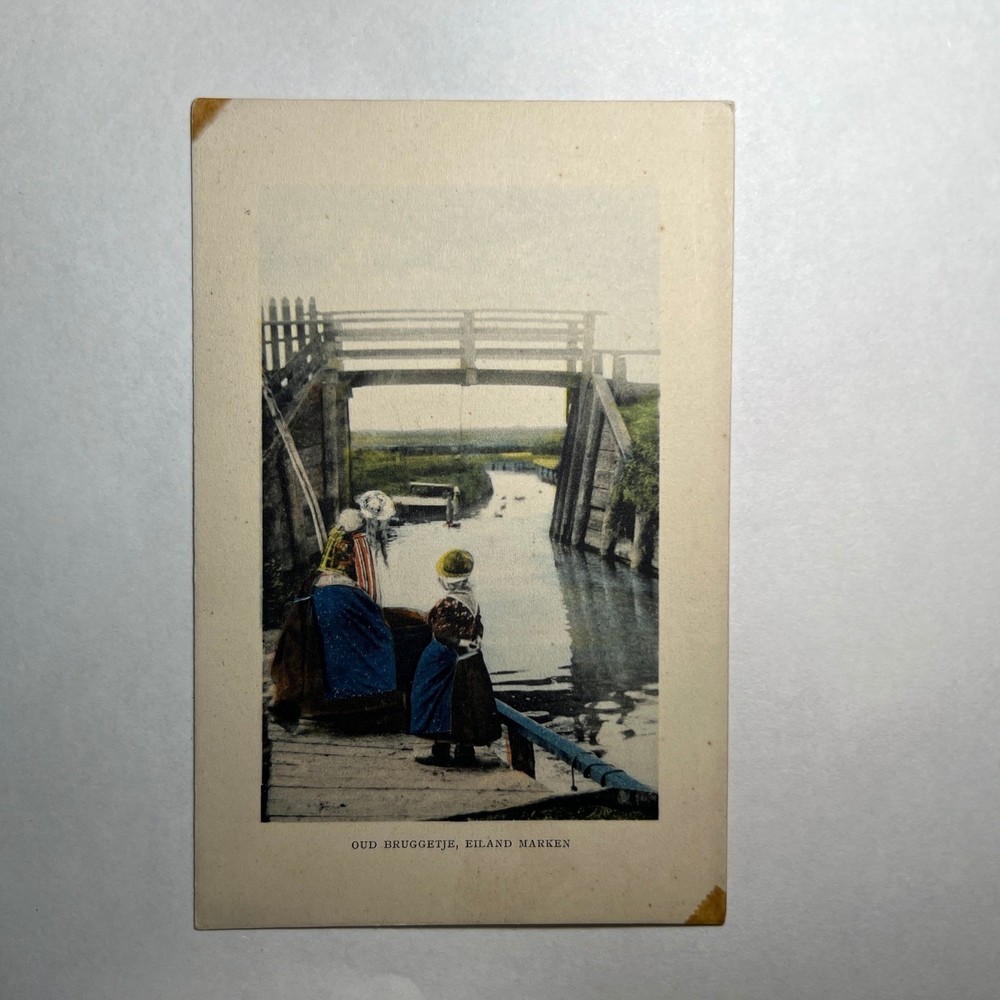 1920 VTG Postcard Oud Bruggetje Eiland Marken Netherlands Dutch Kids Litho ATQ