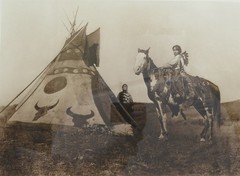1979 Edward S. Curtis Photograph Of «A Painted Tipi [sic]» By Jean-Antony Du Lac