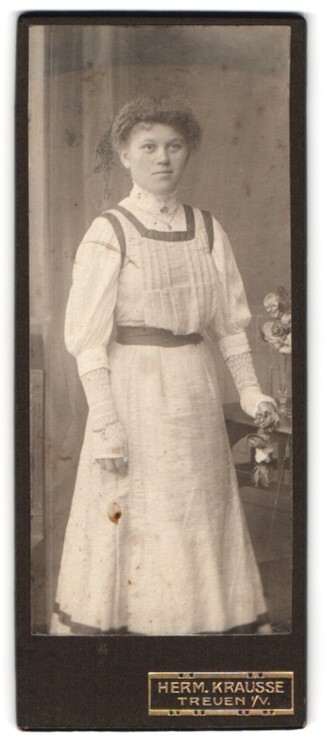 Photograph Herm. Krausse, Treuen i. V., Full Body Portrait of a Young Woman