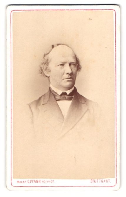 Photograph C. Pfann, Stuttgart, Königstr. 27, older gentleman in suit and bow tie