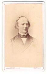 Photograph C. Pfann, Stuttgart, Königstr. 27, older gentleman in suit and bow tie