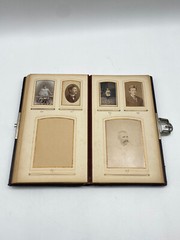 * ANTIQUE PHOTO ALBUM VICTORIAN PHOTOGRAPH ANTIQUE GOLD CUT 80 PHOTOS