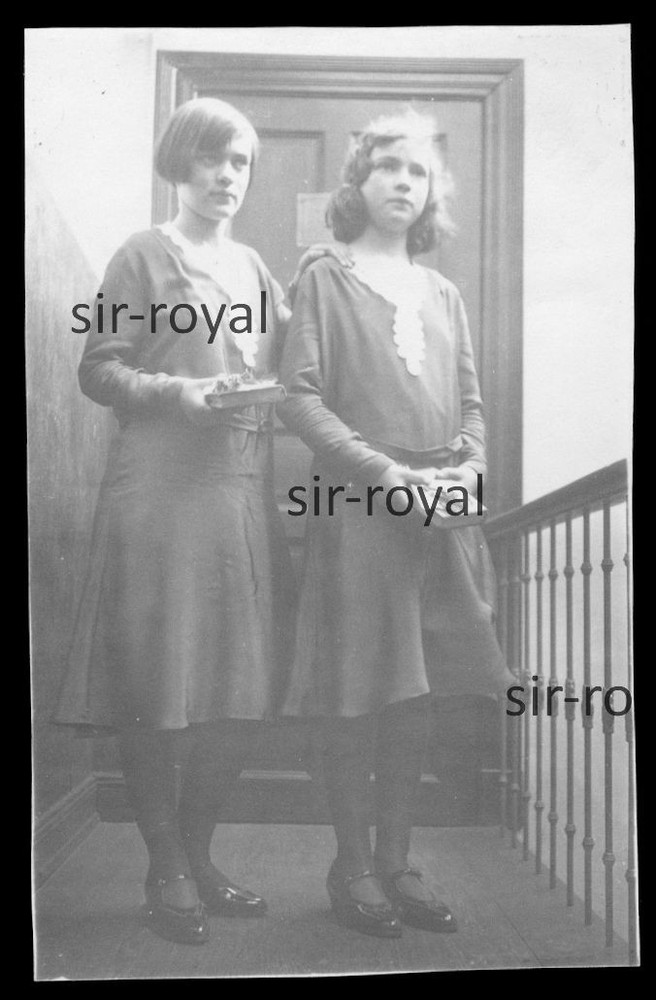 Hamburg Eilbek around 1930 – two girls for confirmation – photo 5x8cm