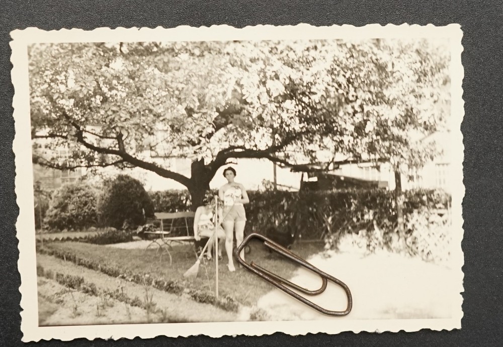 Photo Portrait Young Women Garden Short Pants Vintage Model Swimsuit Work Picture