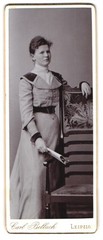 Photograph Carl Bellach, Leipzig, Gellertstrasse 12, portrait young lady in Kle