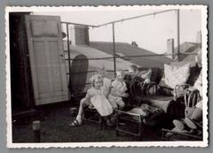Photograph Children on Roof Terrace with Furniture 1944 in Berlin (K1076)