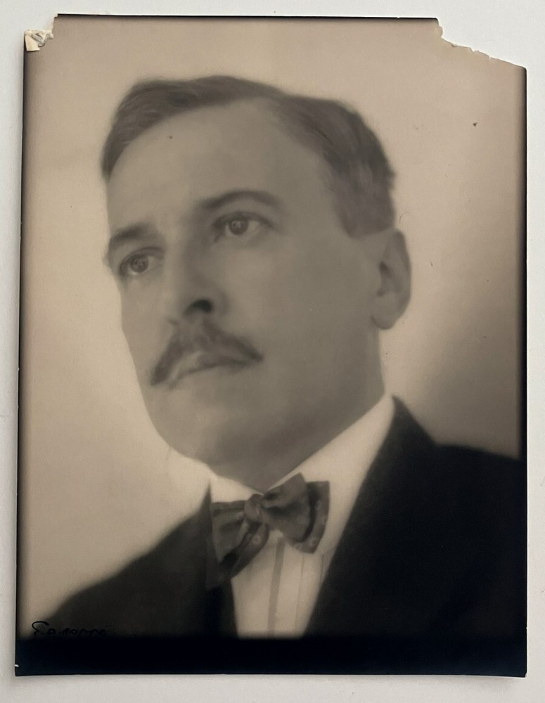 Signed E O Hoppe 1920s Pictorial Photo of Author Sidney Howard 6×8
