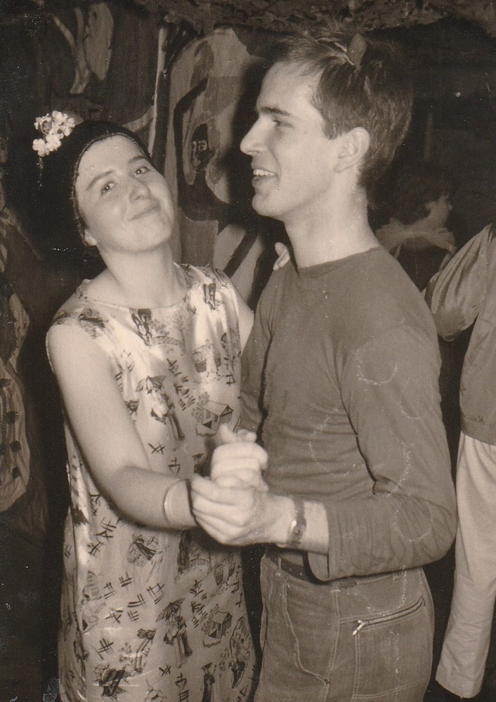 Vintage Photo Pretty Couple Dancing Fashion Carnival Snapshot 50s/60s-1