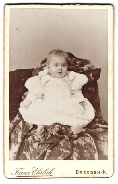 Photograph Franz Ehrlich, Dresden-N., Königsbrücker-Str. 105, sweet toddler I