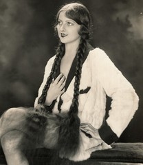 LARGER SIZE, ZIEGFELD FOLLIES Broadway Show, „Princess Heana” dancer w amazing