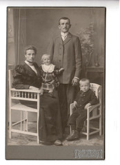 Cabinet Photo * Family with 2 Children * Eisenach around 1910