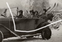 21x15cm HTF Photo 1926 England Vintage Convertible Ladies Skiing Snow Photo