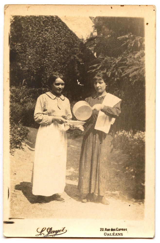 Portrait Deux Women Pouring Water Gayet Orleans Photo Antique CPA Deb. Xx