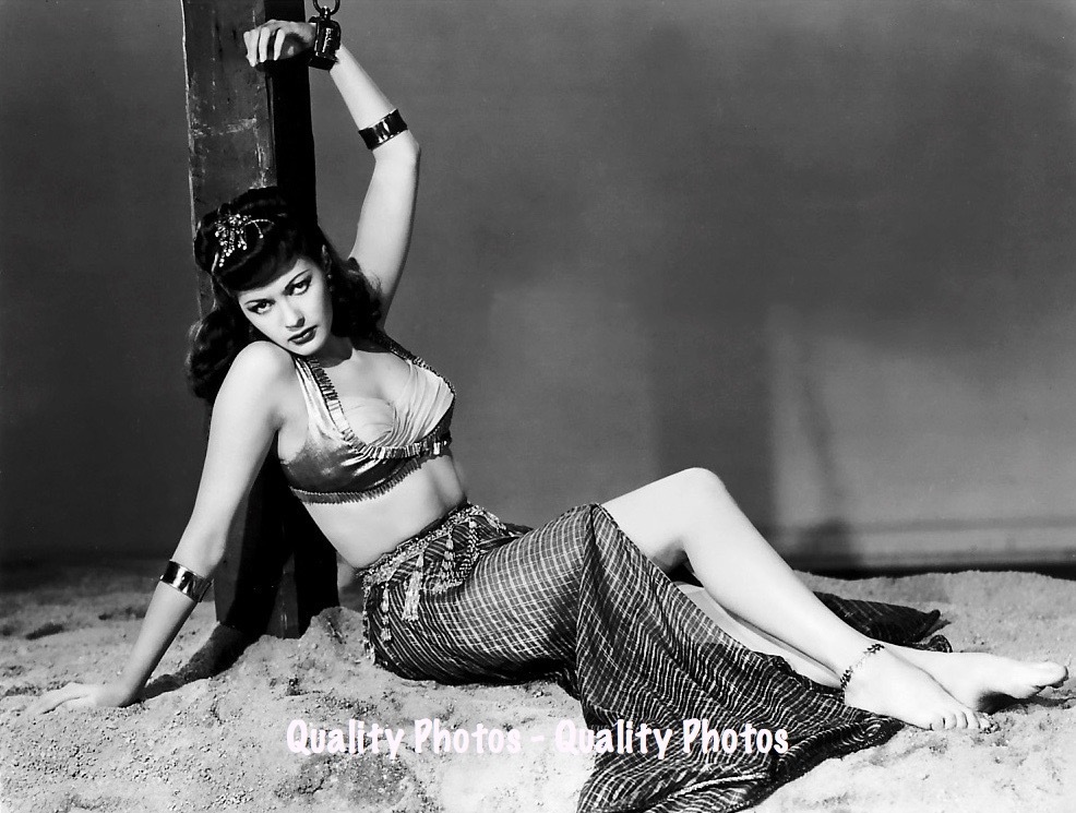 Yvonne De Carlo Chained in «Slave Girl» 8.5×11″ Photo Print Movie Star Publicity