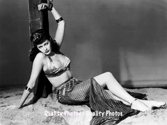 Yvonne De Carlo Chained in «Slave Girl» 8.5×11″ Photo Print Movie Star Publicity