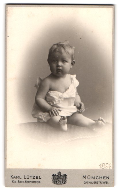 Photograph Karl Lützel, Munich, Dachauerstraße 19-21, portrait sweet toddler