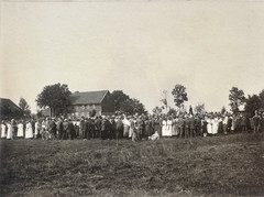 Photograph Landheimweihe 1921 Flag Brunswick? women men kids fashion