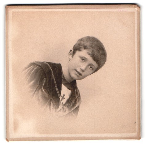 Photograph Wilhelm Lau, Bregenz, Römerstraße, portrait of a boy 1893/1894
