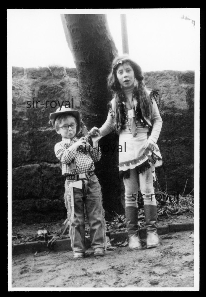Boy and Girl 1981 in Cowboy and Indian Costume – GDR 1980s – Photo 7x10cm