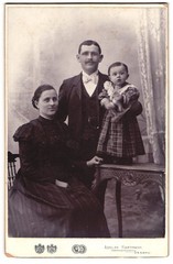 Photography Adolph Hartmann, Dessau, Franzstr. 25, common couple and small