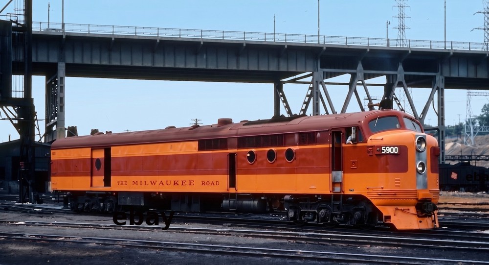 Photo Art Print of Milwaukee Road 5900 Diesel Electric Motor Car