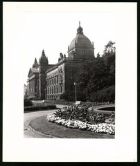 12 photographs view Leipzig, PGH film & image, photos: Heyde, life in social