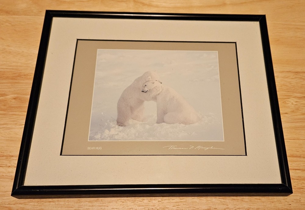THOMAS D. MANGELSEN «BEAR HUG» PHOTO CARD