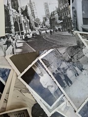 80 ancient B/W photos + 2 newspaper reports + negatives + 2 cards… originals well maintained