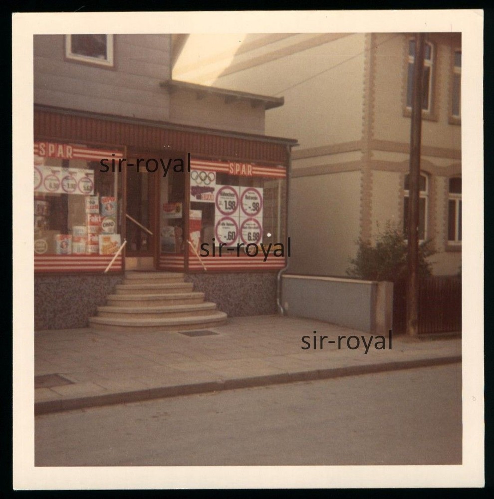 Spar supermarket in Salzgitter Lebenstedt – shop window – photo 9x9cm