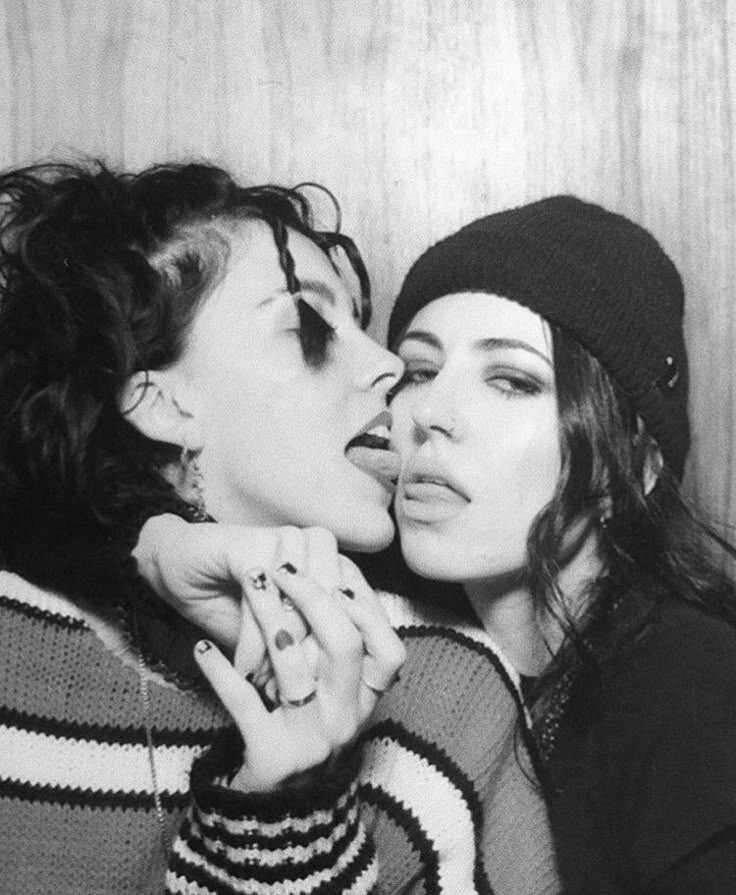 5##Photo negative film – Kissing women – Lesbian couple – Love – Kiss