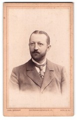 Photography Carl Seegert, Berlin, size Frankfurter-Str. 71, portrait of a gentleman