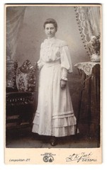 Photograph L. K. Jué, Dessau, Leopoldstr. 27, Young Lady In White Clothes