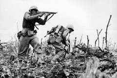 New World War II Photo: Marines Exchange Fire with Japanese on Okinawa – 6 Sizes
