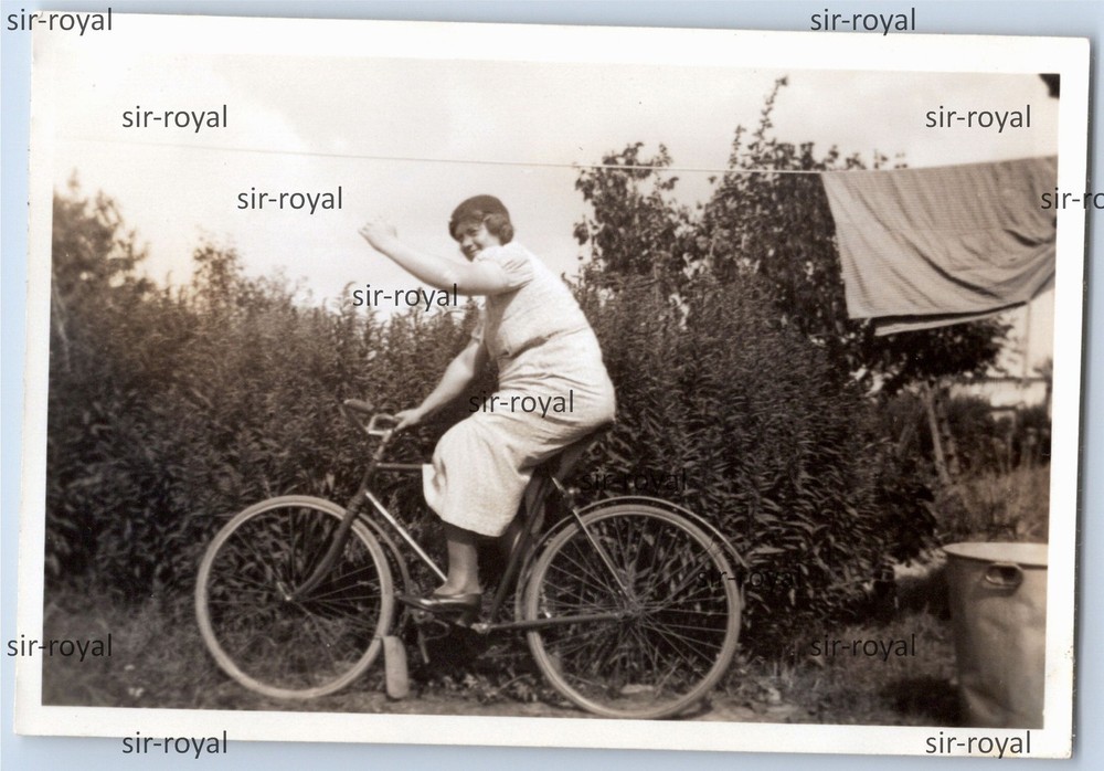 Berlin Marienfelde 1929 – Woman with Bicycle – 1920s – Photo 9x6cm