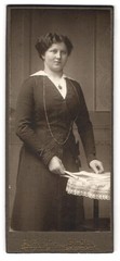 Photograph Ad. Winkler, Görlitz, Berlinerstrasse 12, portrait of a lady with Tis