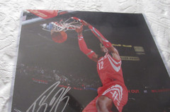 Houston Rockets NBA Dwight Howard signed, Photo in plastic sleeve; 16 1/2 x 20