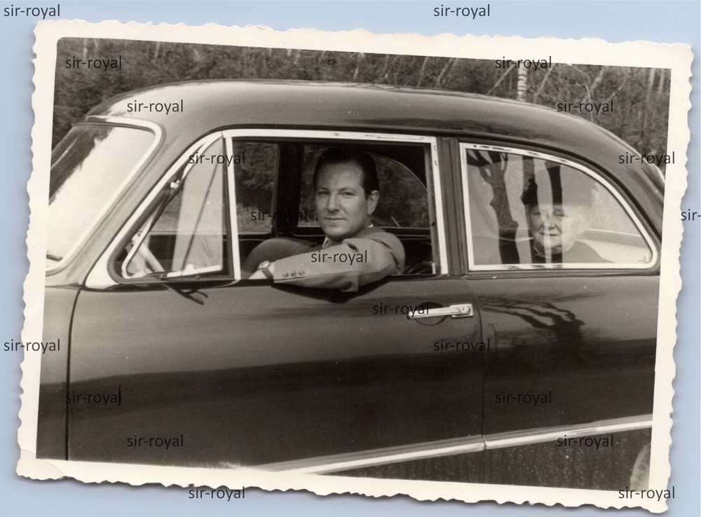 Man and Old Woman in Ford Taunus 12M G13 Car Automotive – 1950s 1960s – Photo 10x7cm