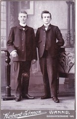 orig. CDV photo – 2 young men – 1907 tub – Hans Winter – 16.5×10.5 cm unique