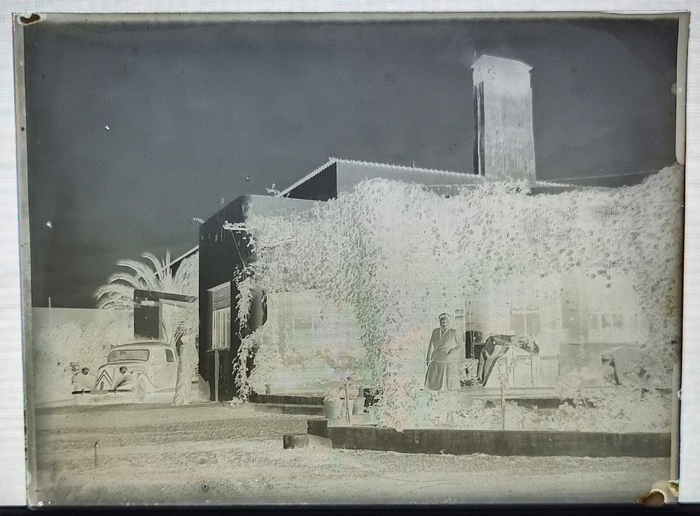 Great Antique Photo Glass Plate, Rare Glass Negative, Car Front House, Circa 1930 – Rare