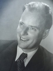 «THEN»: PHOTO, PHOTOGRAPH, PORTRAIT, MAN, GENTLEMAN, ELEGANT, FASHION, HISTORY, STYLE!