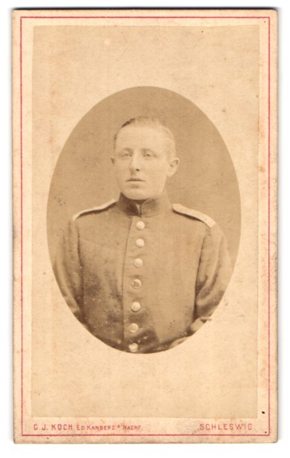 Photograph C. J. Koch, Schleswig, blonde soldier in uniform with geled hair