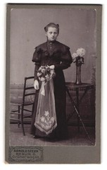 Photograph Arnold Stern, Berlin, young girl in dress with communion bouquet