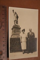 Great Old Photo Couple Visiting New York – Statue of Liberty 1920s-30s