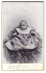 Photography Gustav Uhlemann, Bremerhaven, Marktstr. 16, Portrait of an Infant