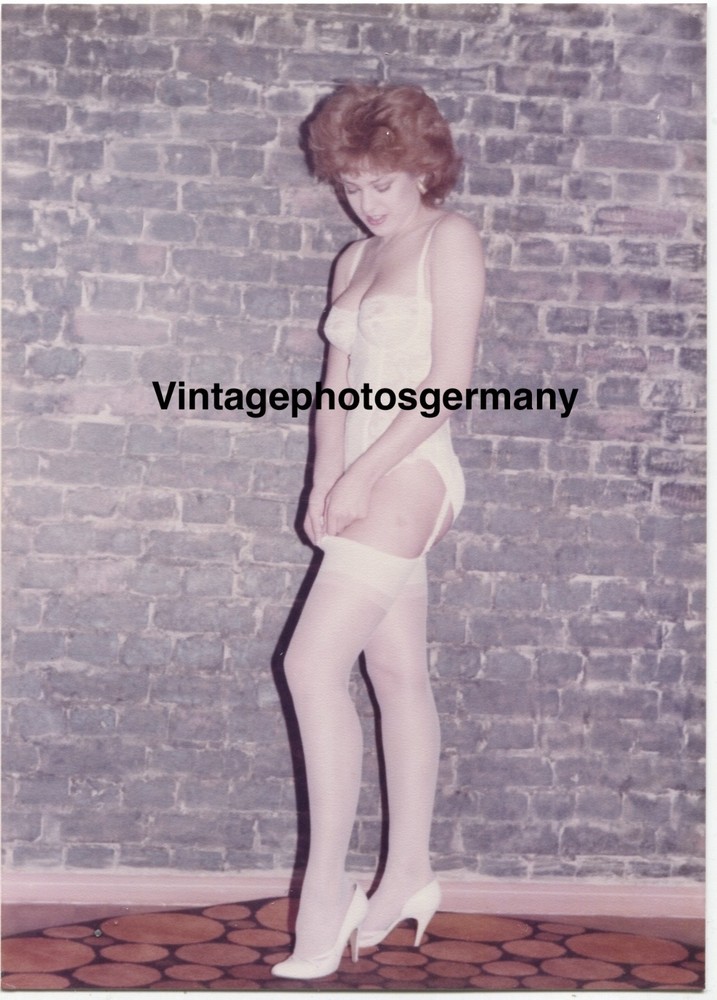 Z6873 Photo 1970s Artistic Nude Pretty Woman