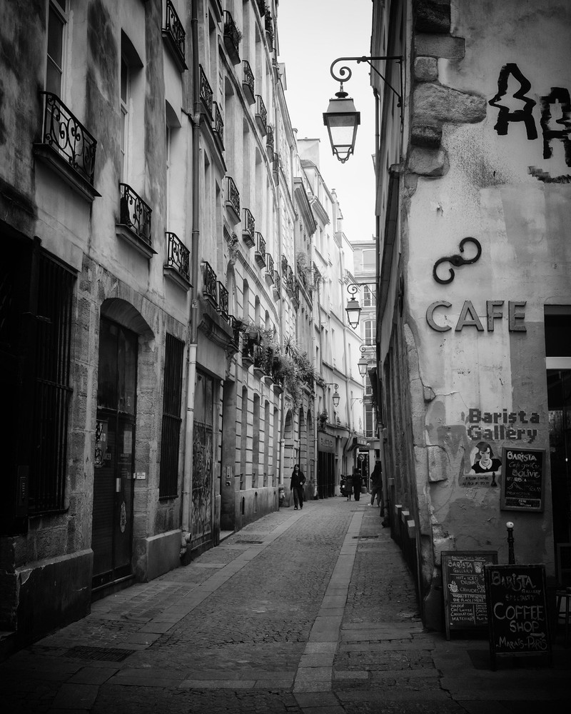 Fine Art Photography 5×7, 8×10, 11×14, 16×20 – Paris, France Street