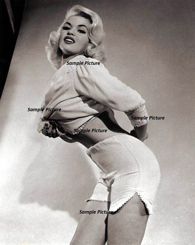 Jayne Mansfield During The Production of in 1964 – Photo Semi Glossy (Print)