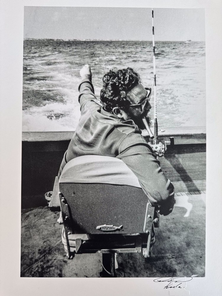 Fidel Castro Fishing – Photograph by Alberto Korda – Signed 12×16