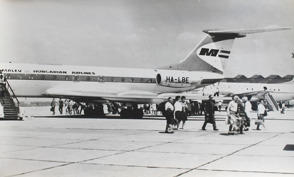 17250 Large Aircraft Photo TU 154 MALEV Original Aircraft Photo