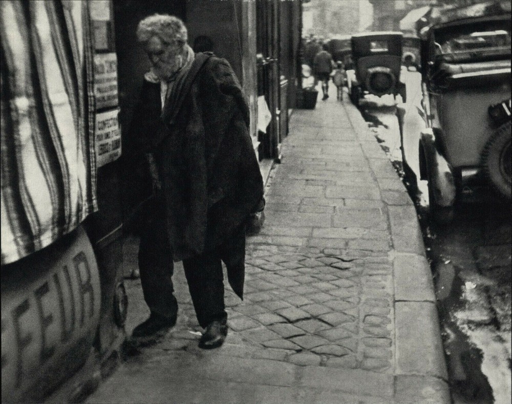 1928 1972 Andre Kertesz Homeless Man Street Scene Paris Art Photo Photogravure